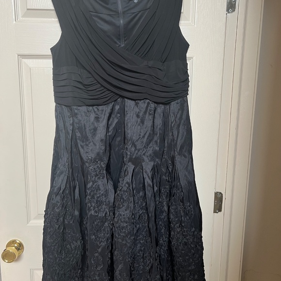 Adrianna Papell Cocktail Dress - Picture 4 of 9